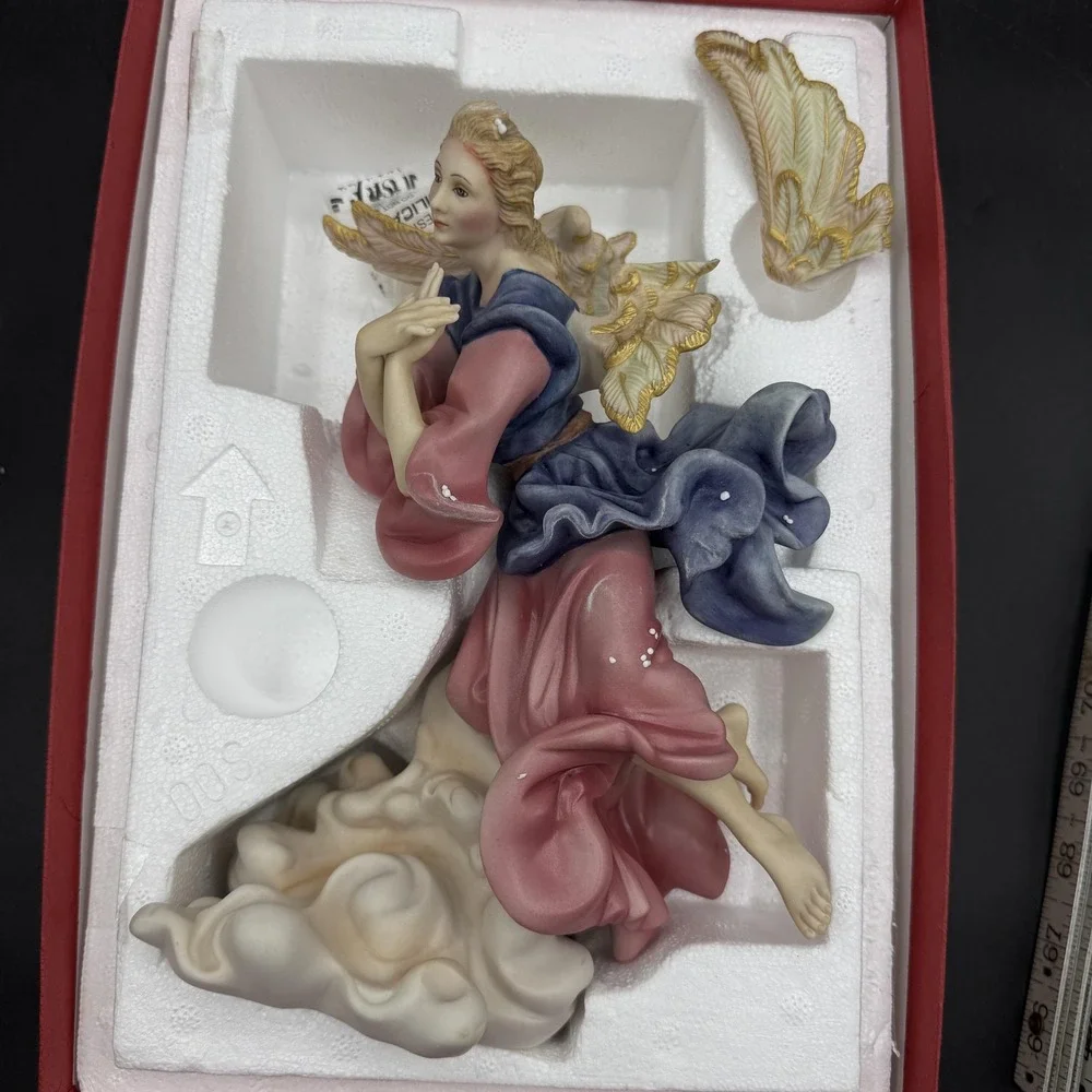 Vintage The Vatican Nativity Collection Porcelain Angel Figurine Medium Gold